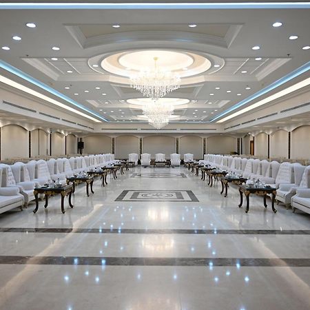 Le Meridien Медина Екстериор снимка The interior of the hotel