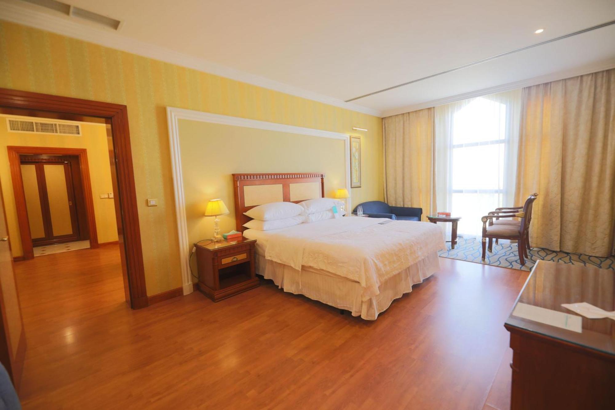 Le Meridien Медина Екстериор снимка A bedroom at the hotel